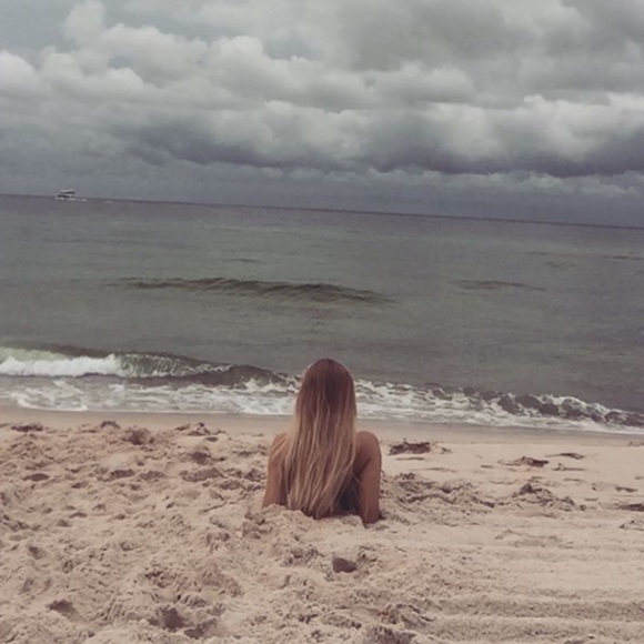 Meet your Posher, Alyssa - Picture 6 of 6